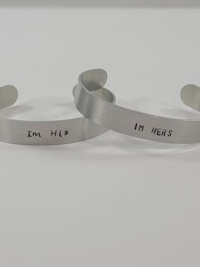 “I'm His” and “I'M HERS” Aluminum Silver Couple Cuff Bracelets